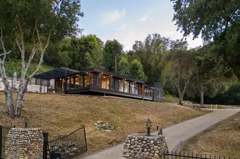 19751 Hicks Rd, Los Gatos, CA 95032