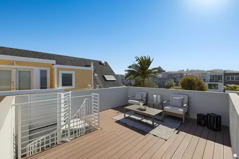 Exterior - Th Ave, San Francisco, CA 94121 photo 6 of 10