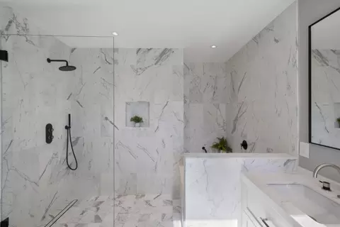 Bath - Th Ave, San Francisco, CA 94121 photo 2 of 6