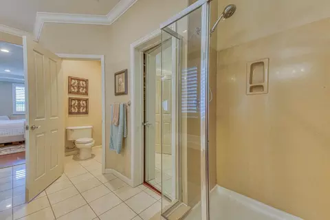 Bath - 4150 Peninsula Point Dr, Seaside, CA 93955 photo 3 of 5