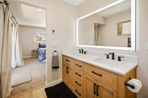 Bath - 8607 Berta Canyon Ct, Salinas, CA 93907 photo 2 of 4