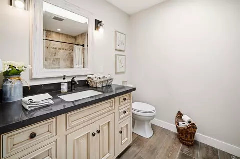 Bath - 8607 Berta Canyon Ct, Salinas, CA 93907 photo 3 of 4