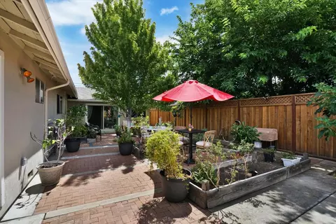 Exterior - 831 Wagoner Dr, Livermore, CA 94550 photo 2 of 3