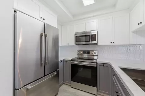 Kitchen - 523 Sieber Pl, San Jose, CA 95111 photo 2 of 3