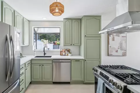 Kitchen - 330 Paloma Ave, Pacifica, CA 94044 photo 5 of 6