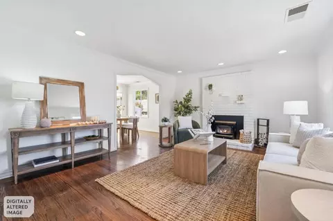 Living - 330 Paloma Ave, Pacifica, CA 94044 photo 1 of 3