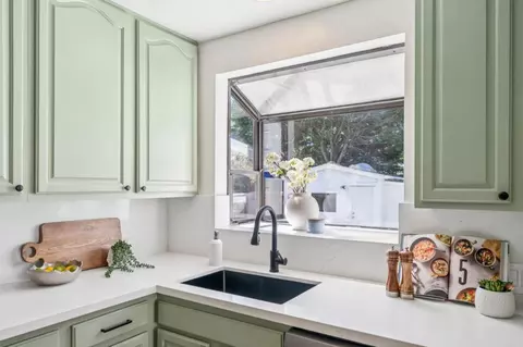 Kitchen - 330 Paloma Ave, Pacifica, CA 94044 photo 6 of 6