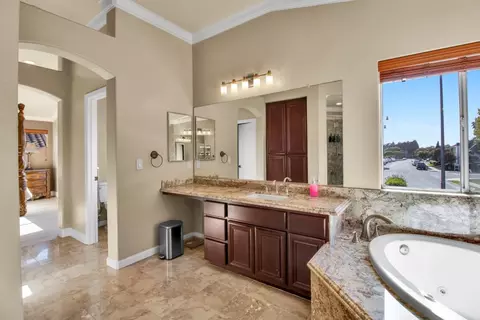 Bath - Rhine Cir, Salinas, CA 93906 photo 3 of 5
