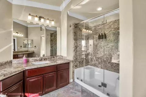 Bath - Rhine Cir, Salinas, CA 93906 photo 2 of 5