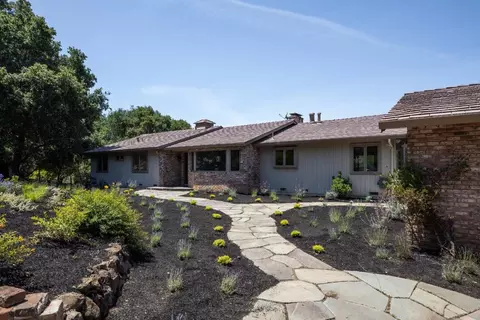 26854 Robleda Ct, Los Altos Hills, CA 94022