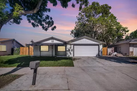 101 Recht St, Hollister, CA 95023