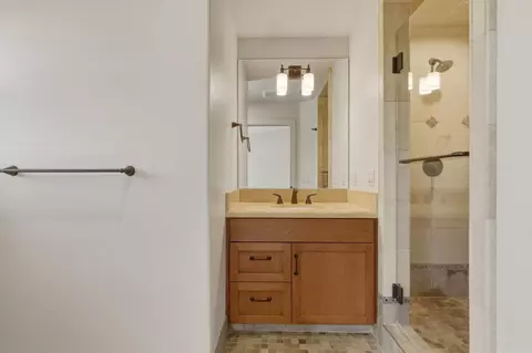 Bath - 1250 Day Valley Rdg, Aptos, CA 95003 photo 3 of 11