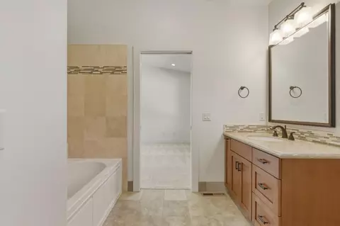Bath - 1250 Day Valley Rdg, Aptos, CA 95003 photo 6 of 11