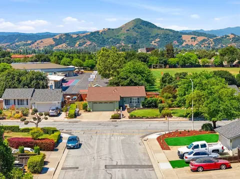 17065 Peppertree Dr, Morgan Hill, CA 95037