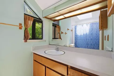 Bath - 6331 Imperial Ct, Aptos, CA 95003 photo 2 of 3