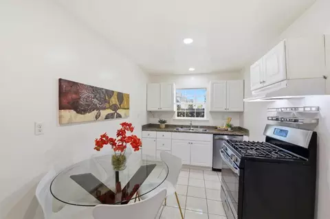 Kitchen - 2115 University Ave, Mountain View, CA 94040 photo 2 of 6