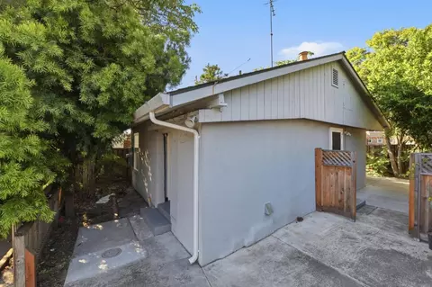 Exterior - 2115 University Ave, Mountain View, CA 94040 photo 4 of 12