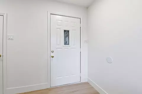 Entry Way - 2115 University Ave, Mountain View, CA 94040 photo 1 of 2