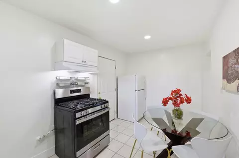 Kitchen - 2115 University Ave, Mountain View, CA 94040 photo 3 of 6