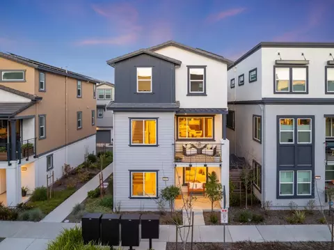 2815 Crusader St, Alameda, CA 94501