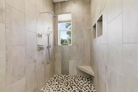 Bath - 489 Black Creek Dr, Copperopolis, CA 95228 photo 5 of 7