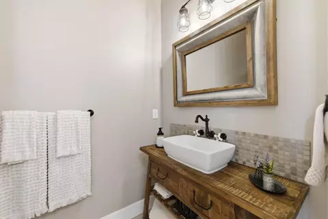 Bath - 489 Black Creek Dr, Copperopolis, CA 95228 photo 1 of 7