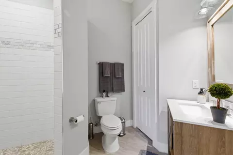 Bath - 489 Black Creek Dr, Copperopolis, CA 95228 photo 7 of 7