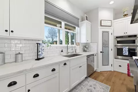 Kitchen - 489 Black Creek Dr, Copperopolis, CA 95228 photo 3 of 6