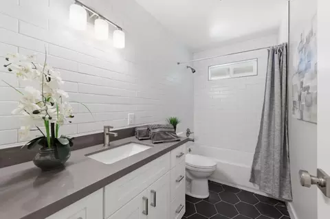 Bath - 181 Warwick Dr, Campbell, CA 95008 photo 1 of 3