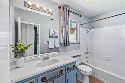 Bath - 1920 Constitution Blvd 20, Salinas, CA 93905 photo 2 of 3