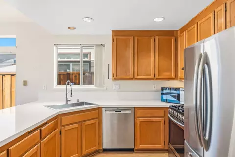 Kitchen - 1920 Constitution Blvd 20, Salinas, CA 93905 photo 2 of 2