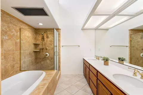Bath - 28088 Barn Ct, Carmel, CA 93923 photo 5 of 7