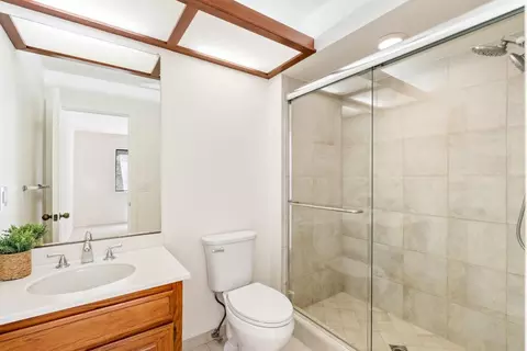 Bath - 28088 Barn Ct, Carmel, CA 93923 photo 6 of 7