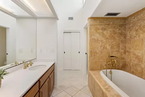 Bath - 28088 Barn Ct, Carmel, CA 93923 photo 3 of 7