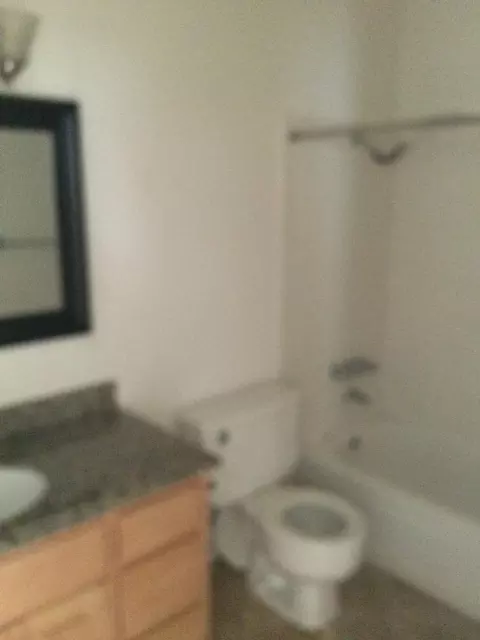Bath - 1405 Central Ave, Alameda, CA 94501 photo 2 of 2
