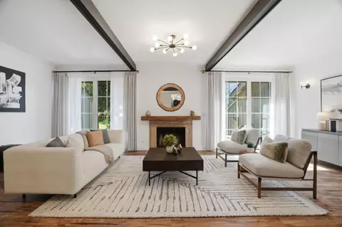 524 Sand Hill Cir, Menlo Park, CA 94025