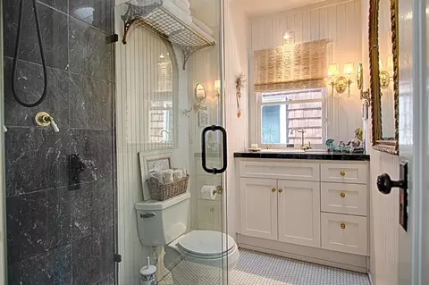 Bath - 429 Capitola Ave, Capitola, CA 95010 photo 1 of 3