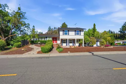 1276 Larch Ave, Moraga, CA 94556