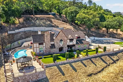 17005 Uvas Rd, Morgan Hill, CA 95037