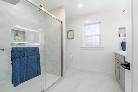Bath - 764 Lexington St, Milpitas, CA 95035 photo 4 of 11