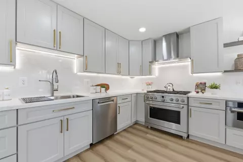Kitchen - 764 Lexington St, Milpitas, CA 95035 photo 4 of 13