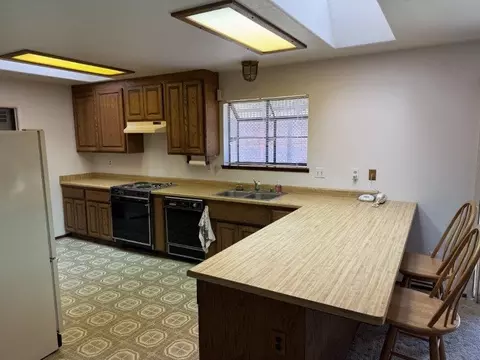 Kitchen - 6443 Tustin Rd, Salinas, CA 93907 photo 2 of 3