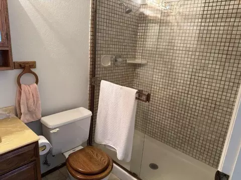 Bath - 6443 Tustin Rd, Salinas, CA 93907 photo 1 of 2