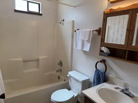 Bath - 6443 Tustin Rd, Salinas, CA 93907 photo 2 of 2