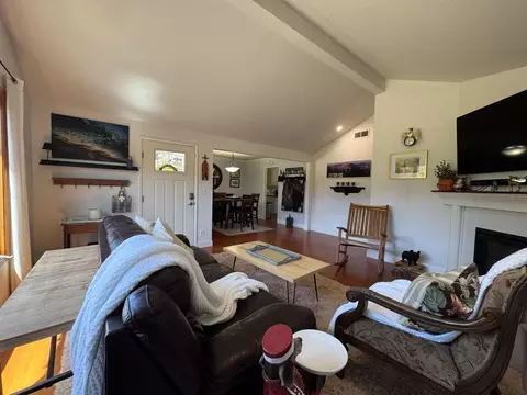 Living - 8025 Teichman Ct, Prunedale, CA 93907 photo 3 of 4
