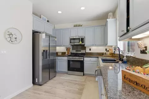 Kitchen - 62 Thomas Ave, Tracy, CA 95391 photo 2 of 5