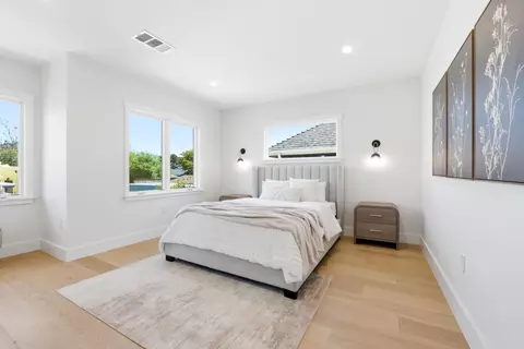 Bedroom - 2753 Mathews St, Berkeley, CA 94702 photo 6 of 7