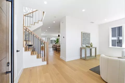 Entry Way - 2753 Mathews St, Berkeley, CA 94702 photo 6 of 6