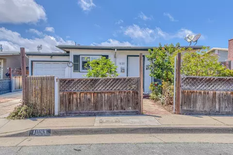 1833 Waring St, Seaside, CA 93955