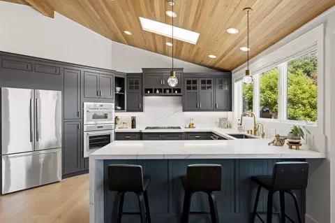 Kitchen - 20 Gordon St, Sausalito, CA 94965 photo 2 of 8